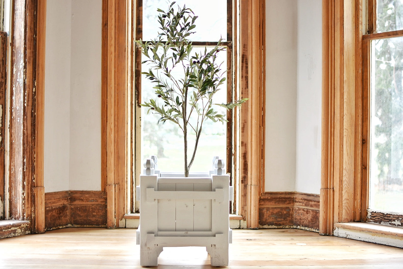 French Versailles Planter (DIY)