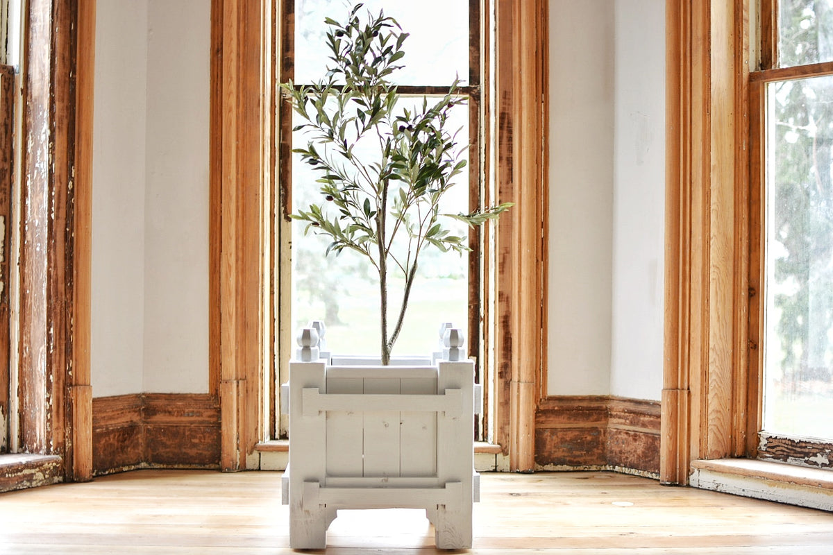 French Versailles Planter (DIY)